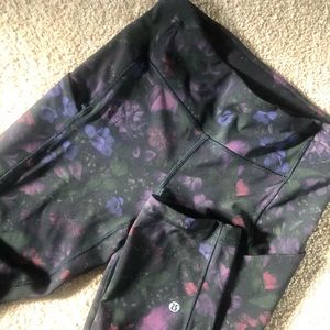 Lulu Sz 4 with side pockets Gently used